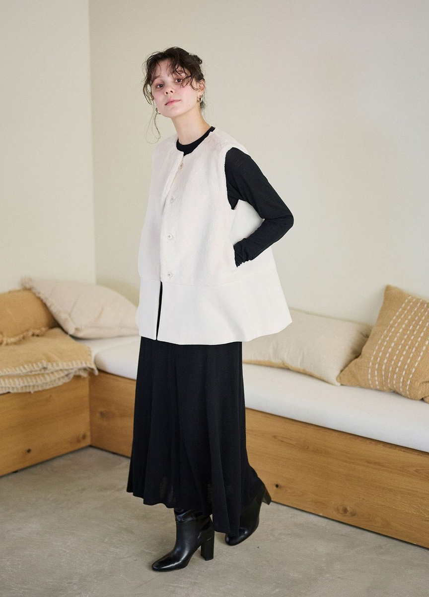 毛絨拼接荷葉下擺背心外套